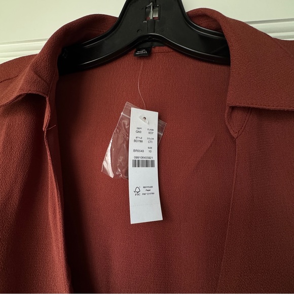 🎄 J. Crew Drapey crepe wrap top - Picture 8 of 10